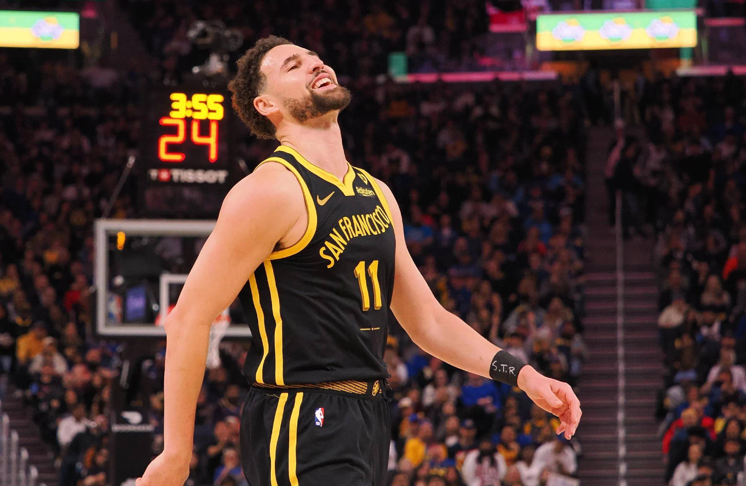 详细阅读:多宝娱乐平台 -NBA季后赛赛程吃紧,迈阿密热火清晨扳平良机,话题不断,团队化学反应显著(金州勇士vs迈阿密热火) 多宝娱乐平台 -NBA季后赛赛程吃紧,迈阿密热火清晨扳平良机,话题不断,团队化学反应显著(金州勇士vs迈阿密热火)